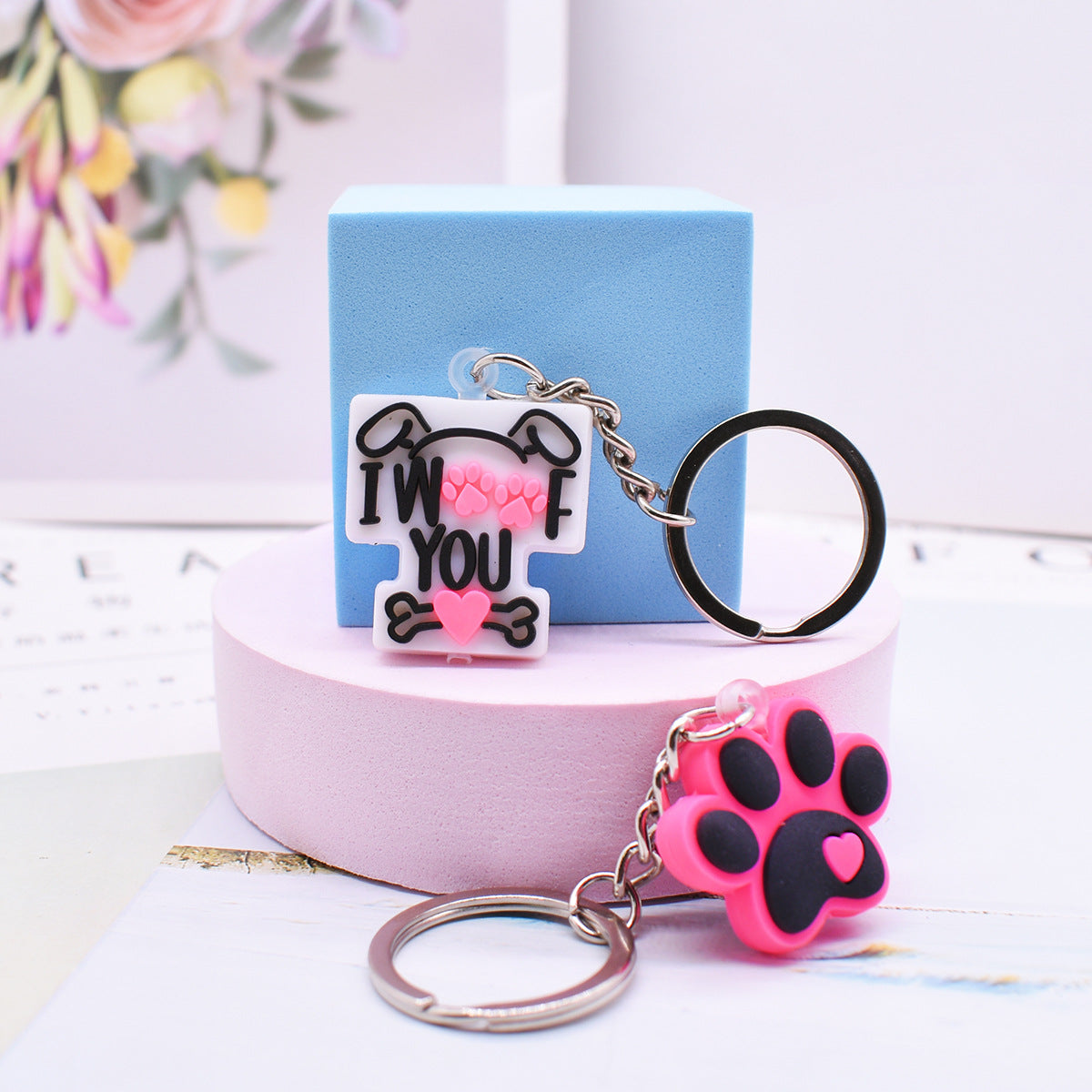 Wholesale Random 100pcs Cute Cartoon Dog Paw Zinc Alloy Keychains